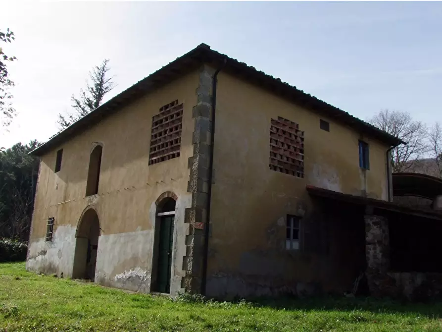 Immagine 5 di Casa colonica in vendita  a Dicomano