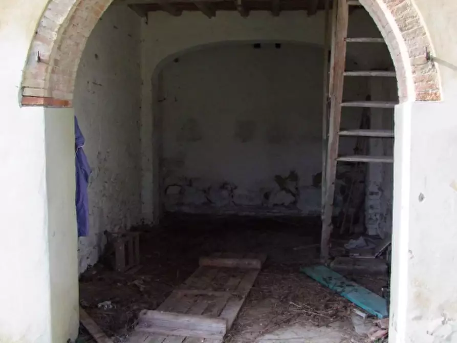 Immagine 9 di Casa colonica in vendita  a Dicomano