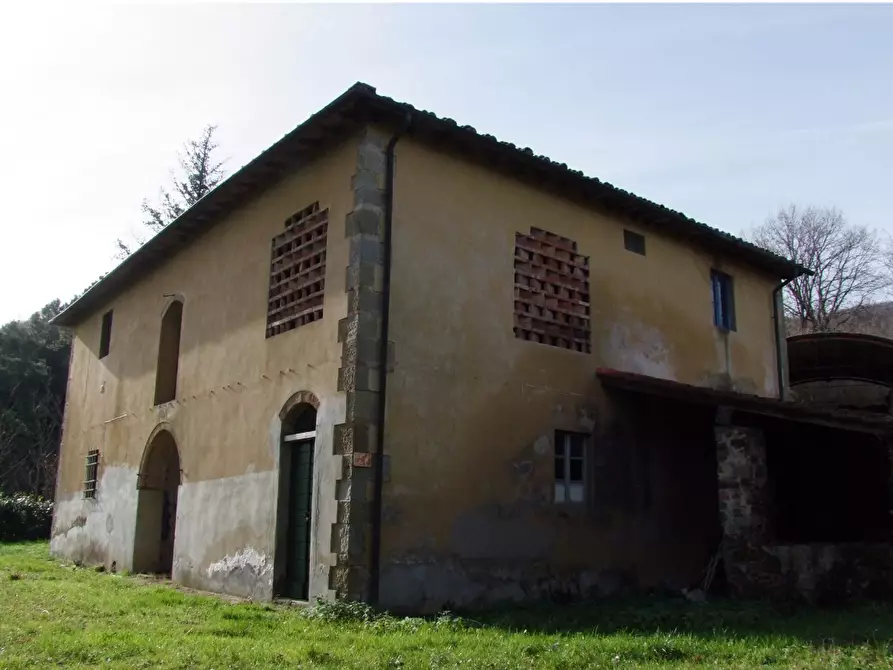 Immagine 4 di Casa colonica in vendita  a Dicomano