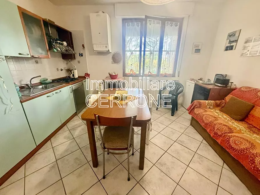 Immagine 2 di Appartamento in vendita  a Cecina