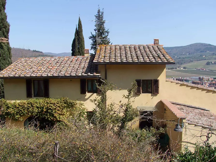 Immagine 6 di Casa colonica in vendita  a Bagno A Ripoli