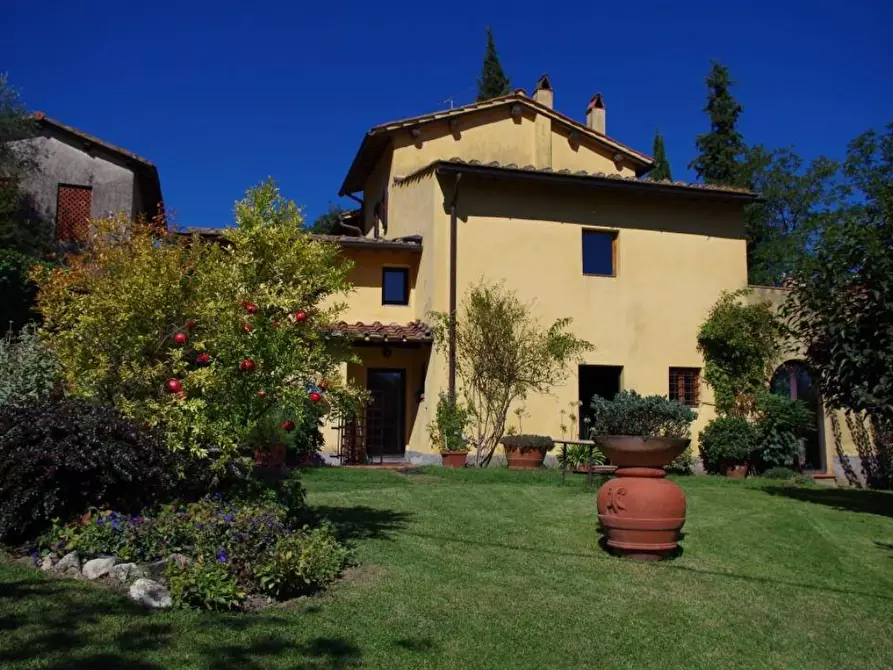 Immagine 2 di Casa colonica in vendita  a Bagno A Ripoli