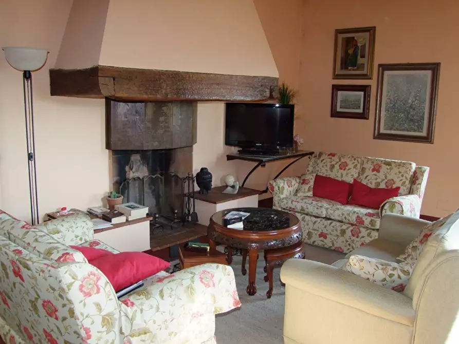 Immagine 16 di Casa colonica in vendita  a Bagno A Ripoli