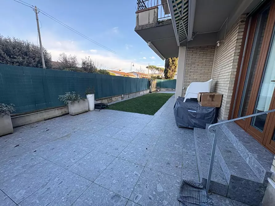 Immagine 4 di Appartamento in vendita  a Montignoso