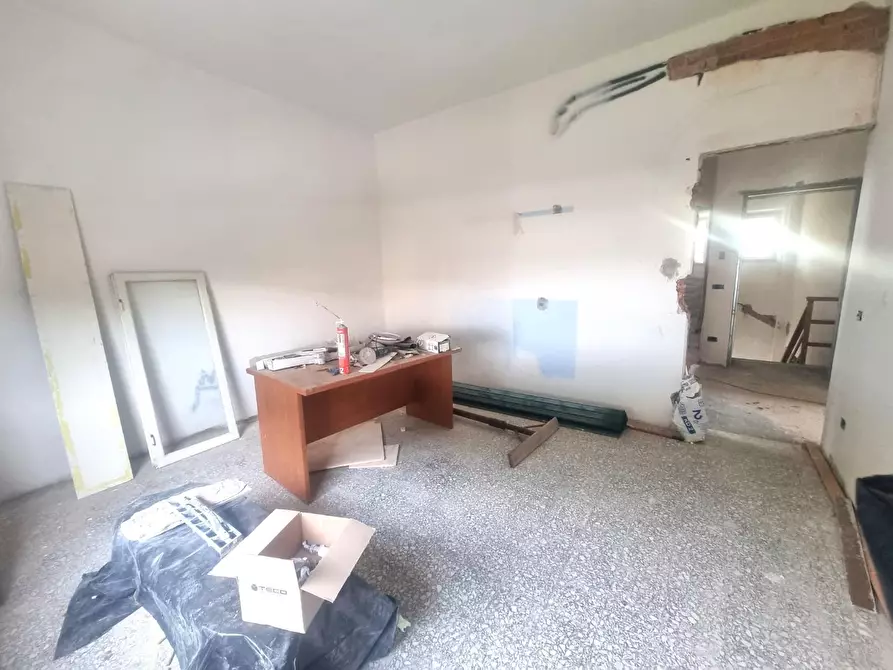 Immagine 13 di Appartamento in vendita  a Viareggio