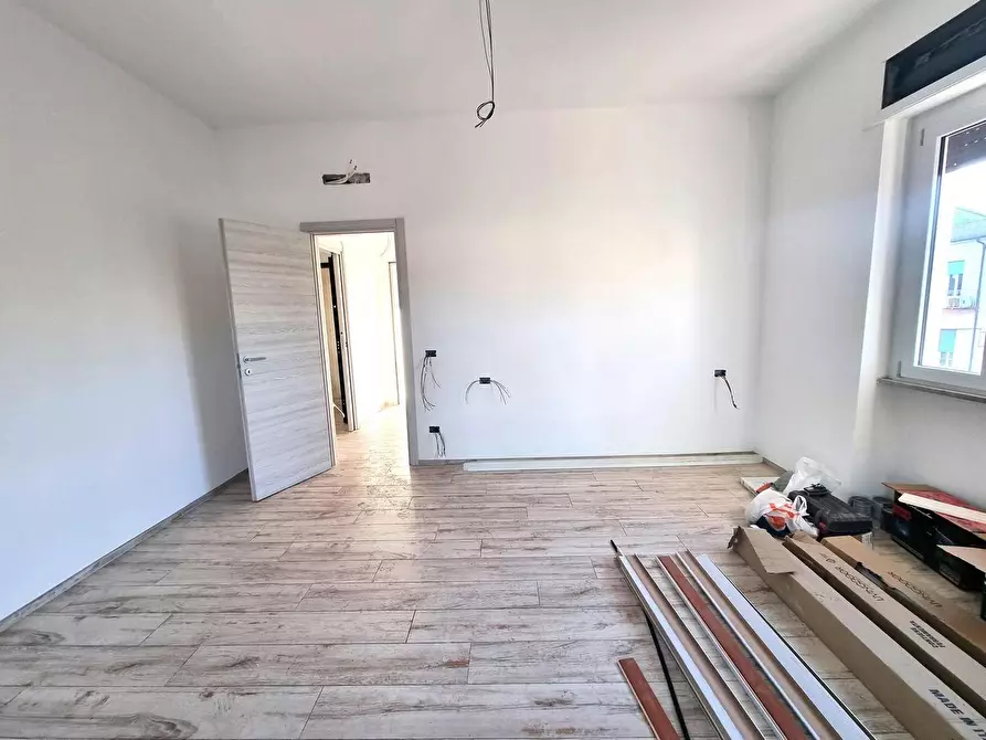 Immagine 1 di Appartamento in vendita  a Viareggio