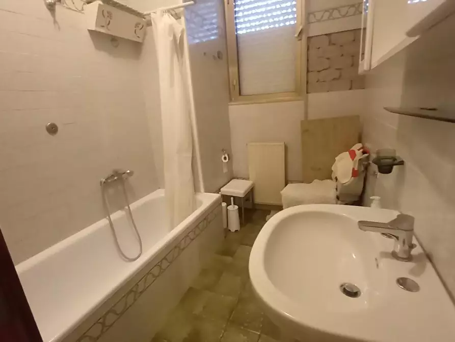 Immagine 4 di Appartamento in affitto  a Camaiore