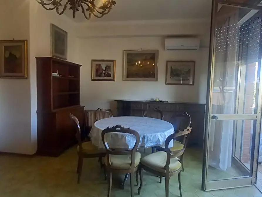 Immagine 8 di Appartamento in affitto  a Camaiore