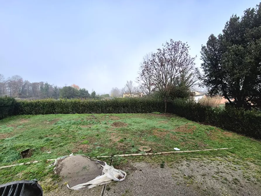 Immagine 13 di Villa in vendita  a Capannori