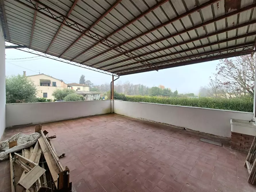 Immagine 12 di Villa in vendita  a Capannori