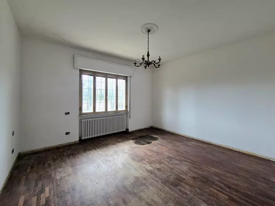 Immagine 14 di Villa in vendita  a Capannori