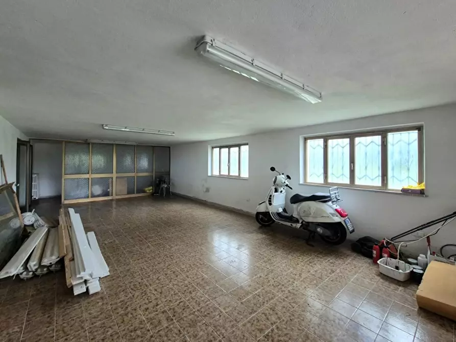 Immagine 23 di Villa in vendita  a Capannori