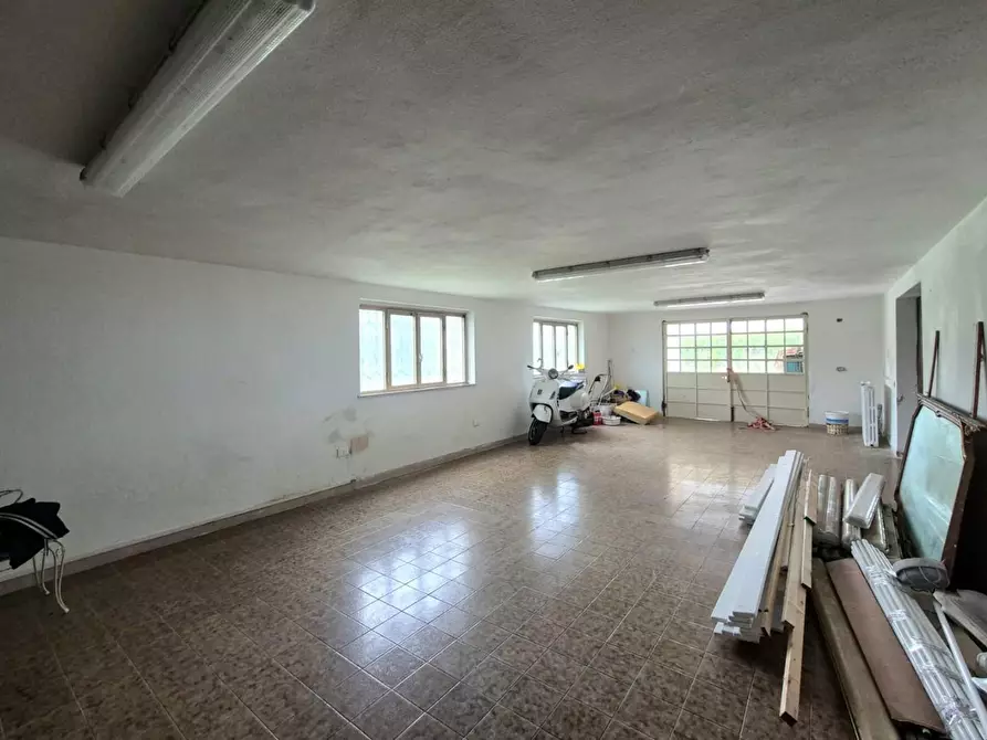 Immagine 22 di Villa in vendita  a Capannori