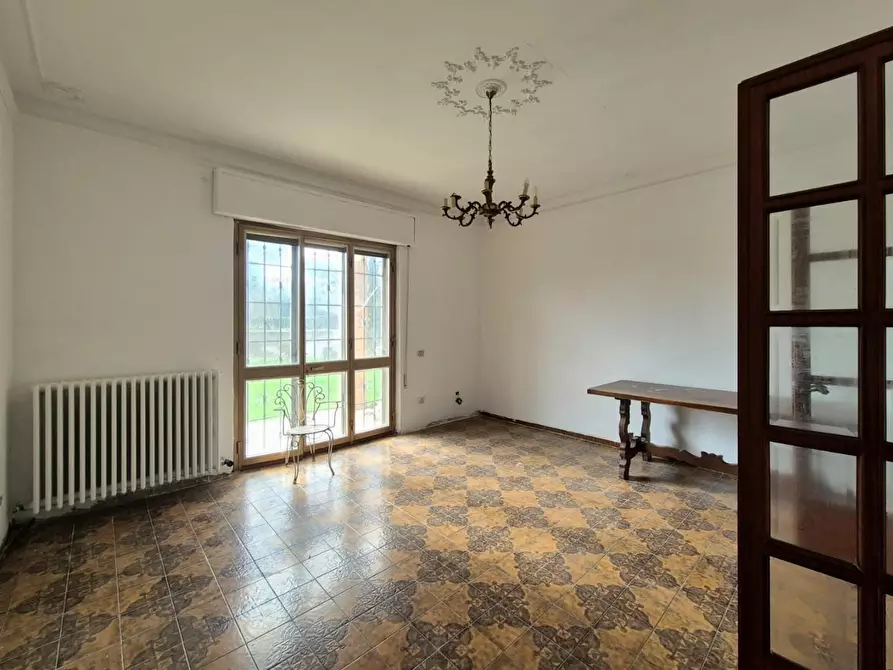 Immagine 6 di Villa in vendita  a Capannori