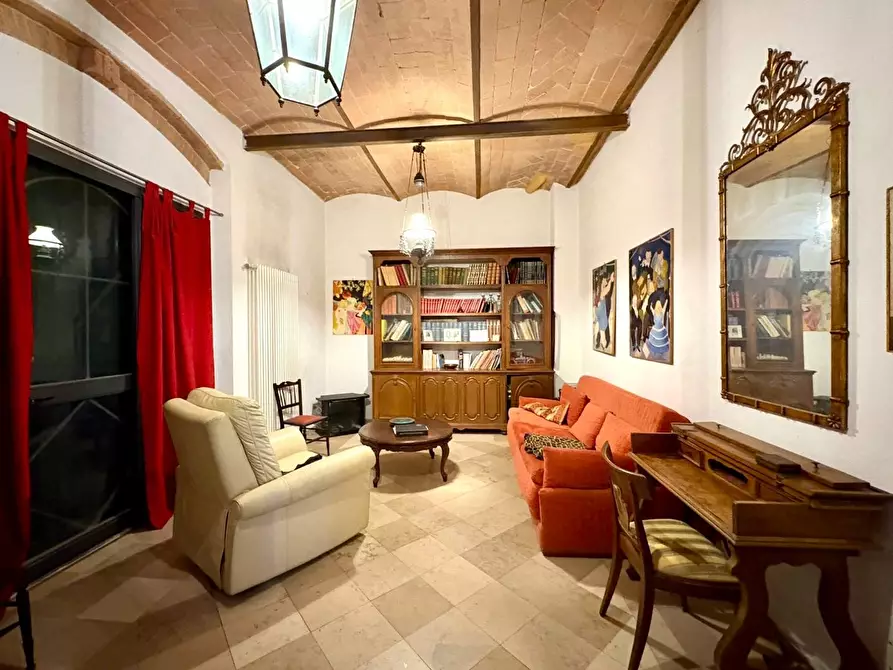 Immagine 9 di Casa colonica in vendita  a Crespina Lorenzana