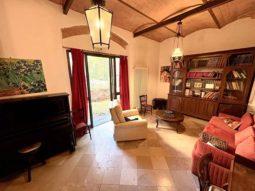 Immagine 8 di Casa colonica in vendita  a Crespina Lorenzana