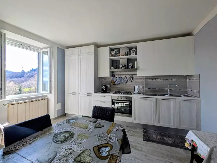 Immagine 11 di Appartamento in vendita  a Camporgiano