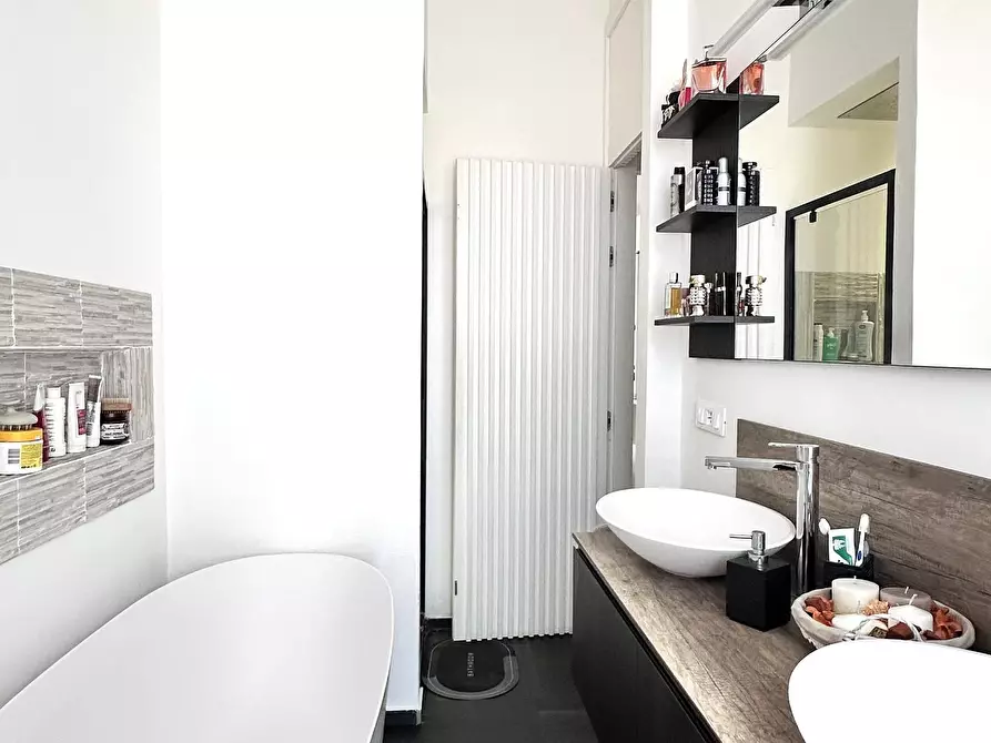 Immagine 22 di Mansarda in vendita  a Pontedera