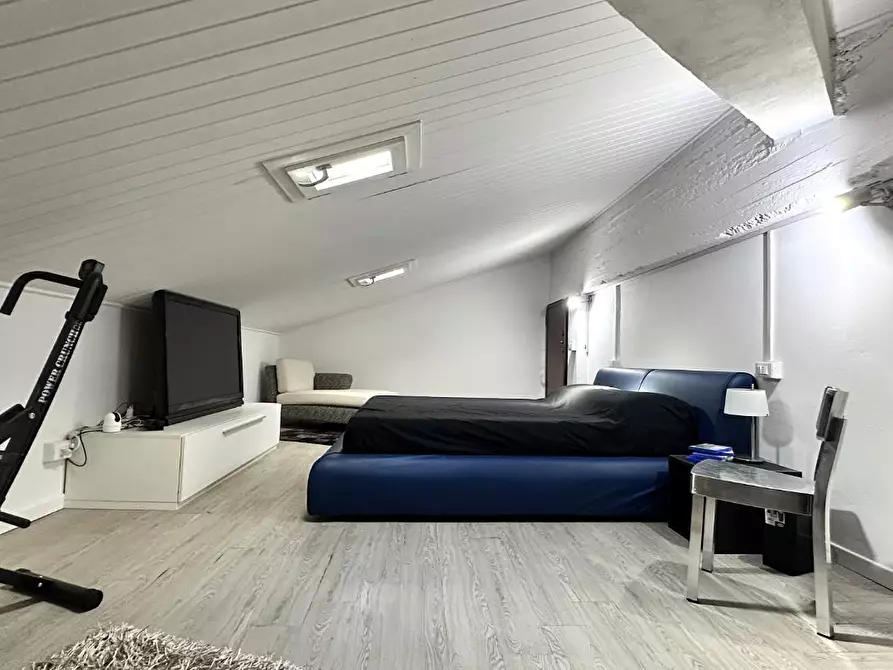 Immagine 28 di Mansarda in vendita  a Pontedera