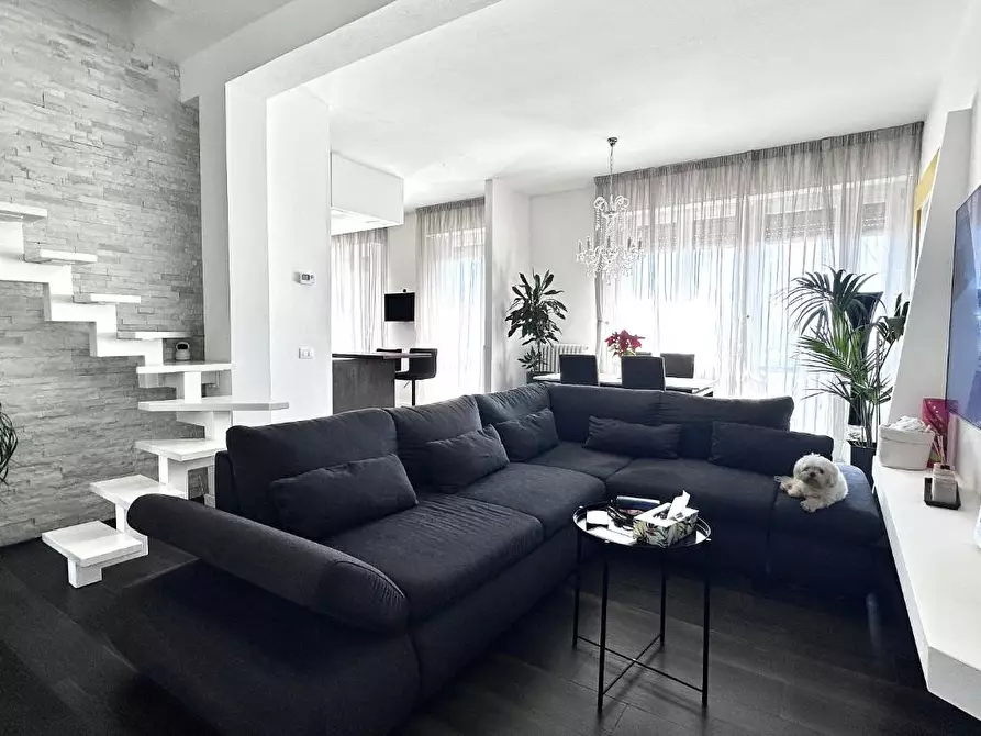 Immagine 1 di Mansarda in vendita  a Pontedera