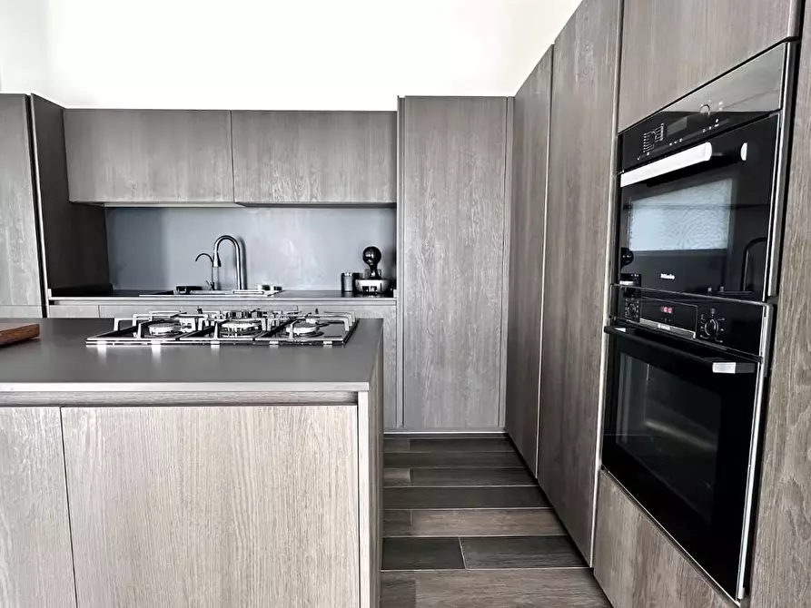 Immagine 11 di Mansarda in vendita  a Pontedera