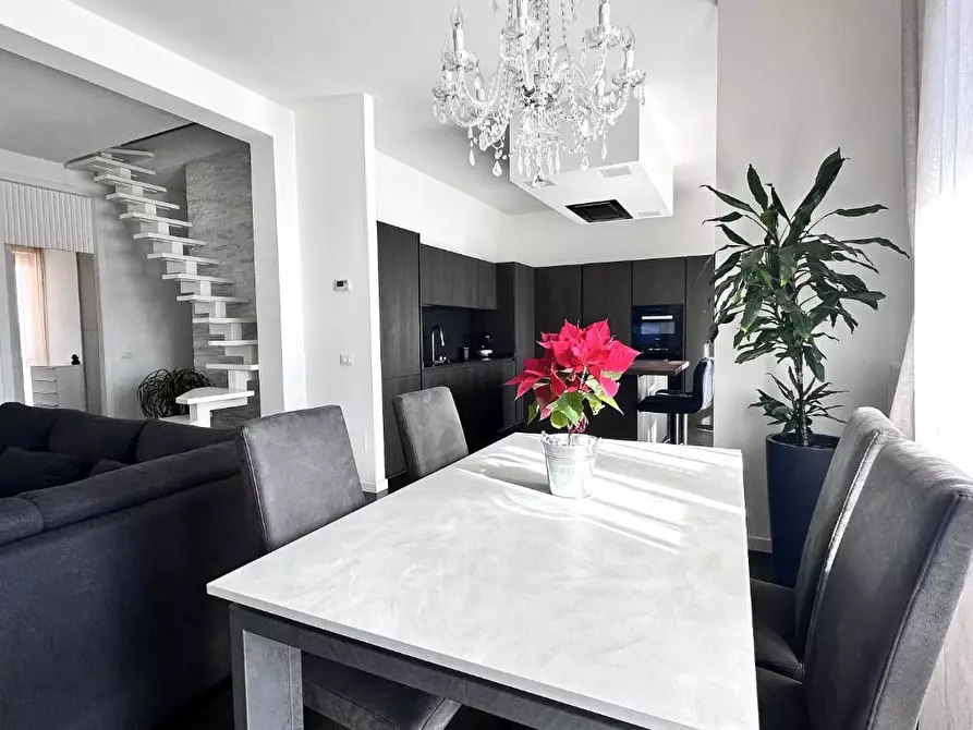 Immagine 3 di Mansarda in vendita  a Pontedera