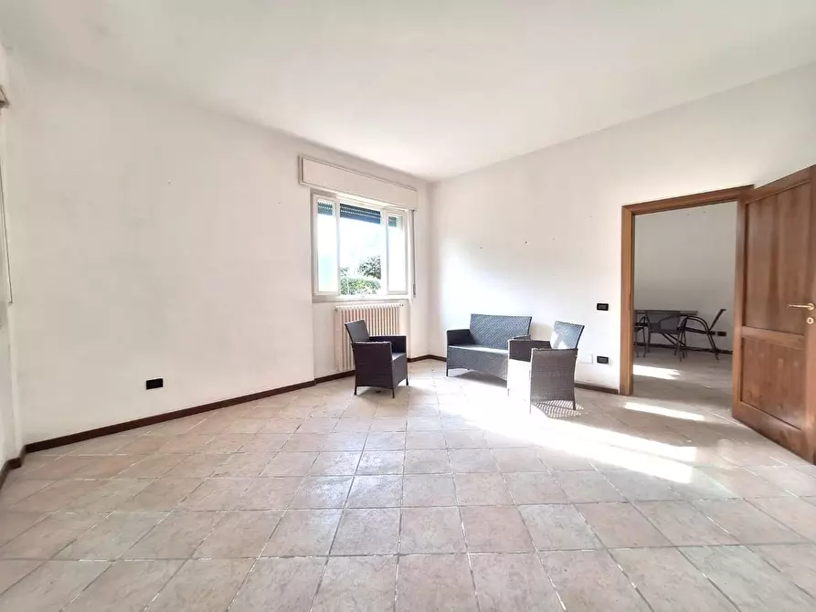 Immagine 11 di Appartamento in vendita  a Cascina