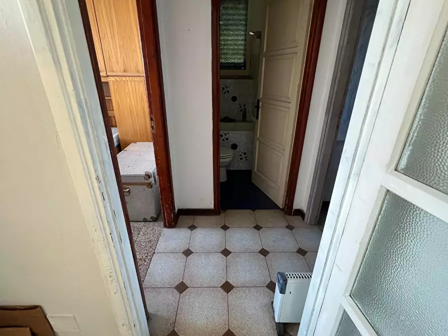 Immagine 13 di Appartamento in vendita  a Massa