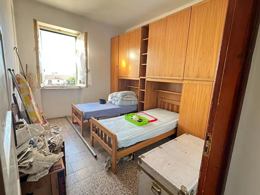 Immagine 21 di Appartamento in vendita  a Massa