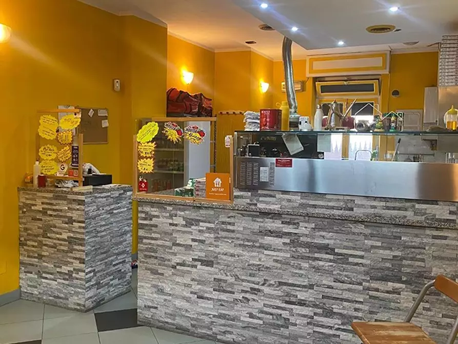Immagine 2 di Attività commerciale in vendita  a Rivoli
