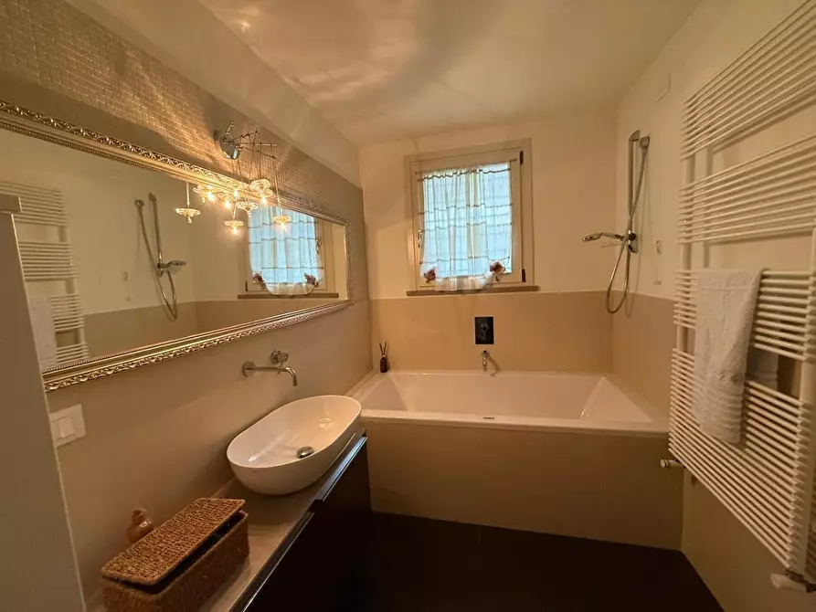 Immagine 48 di Villa in vendita  a San Miniato