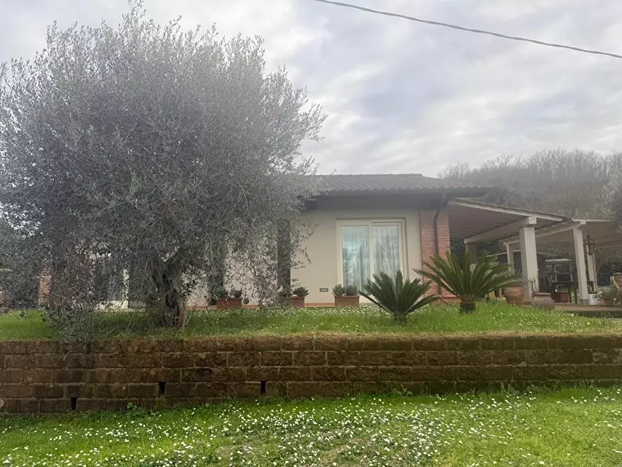 Immagine 1 di Villa in vendita  a San Miniato