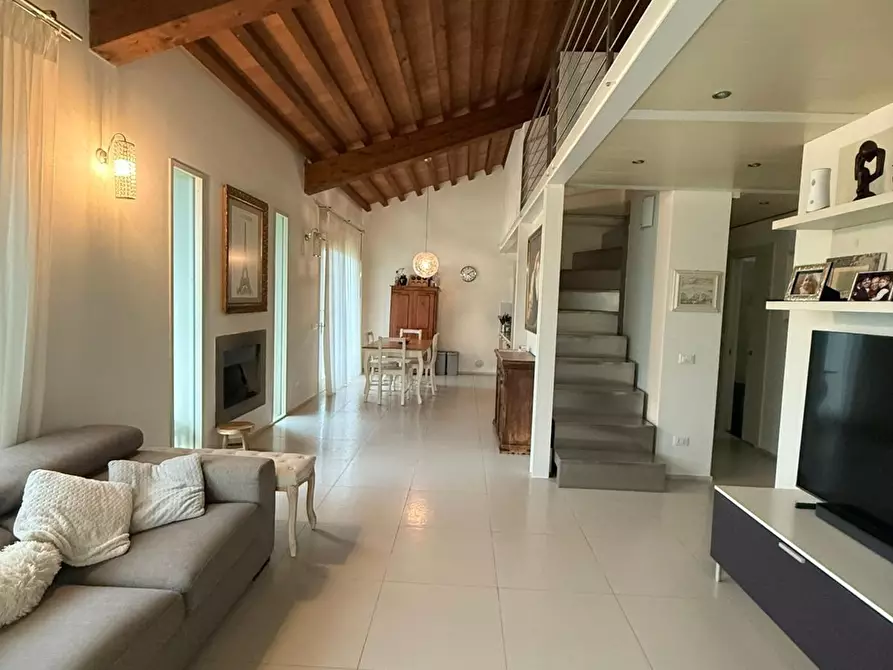 Immagine 14 di Villa in vendita  a San Miniato