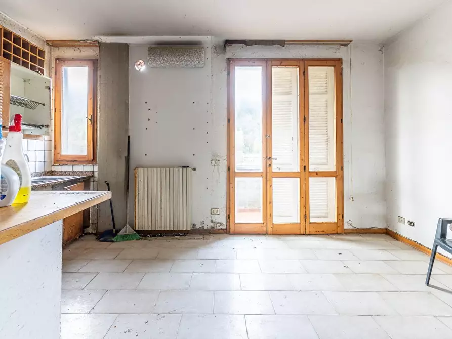 Immagine 18 di Attività artigianale in vendita  a Capraia E Limite