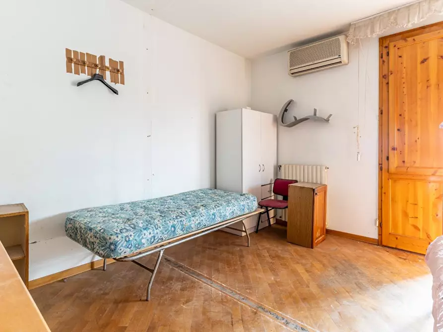 Immagine 24 di Attività artigianale in vendita  a Capraia E Limite