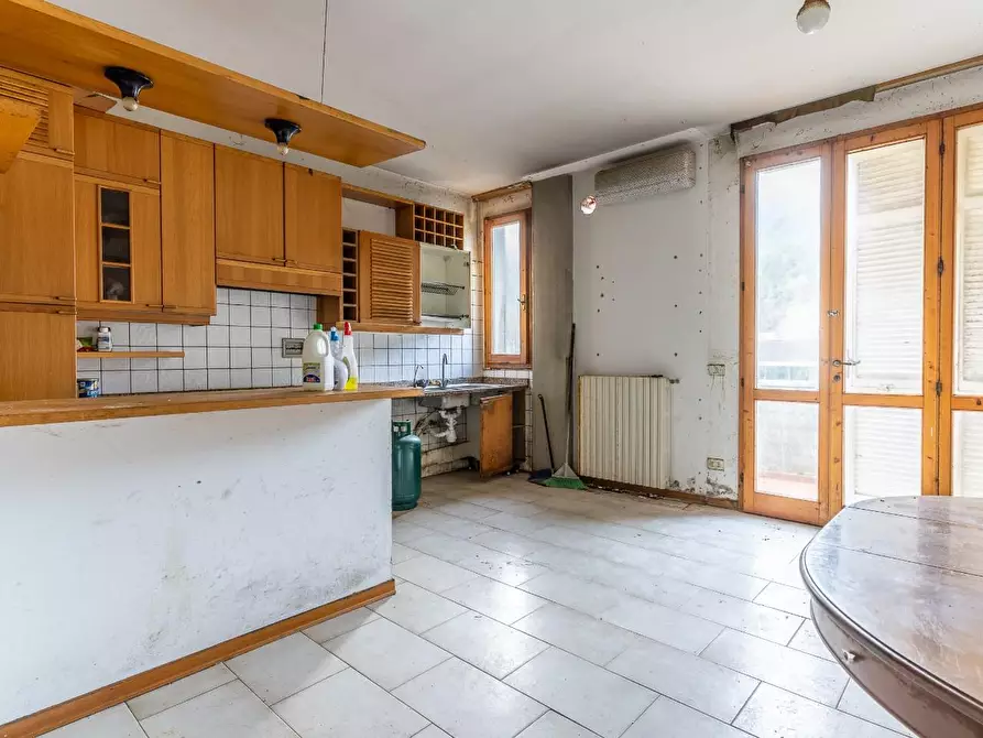 Immagine 19 di Attività artigianale in vendita  a Capraia E Limite