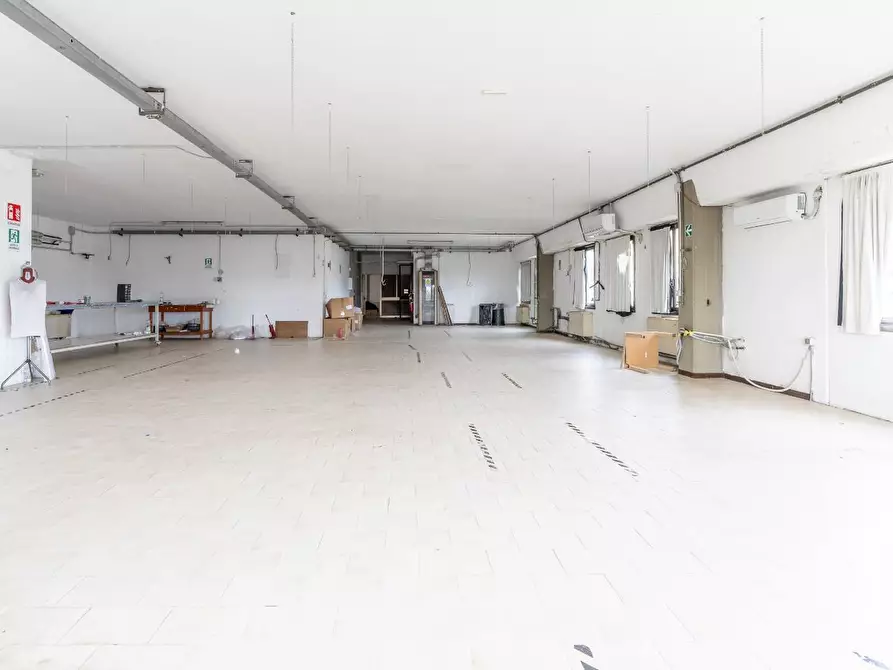 Immagine 7 di Attività artigianale in vendita  a Capraia E Limite