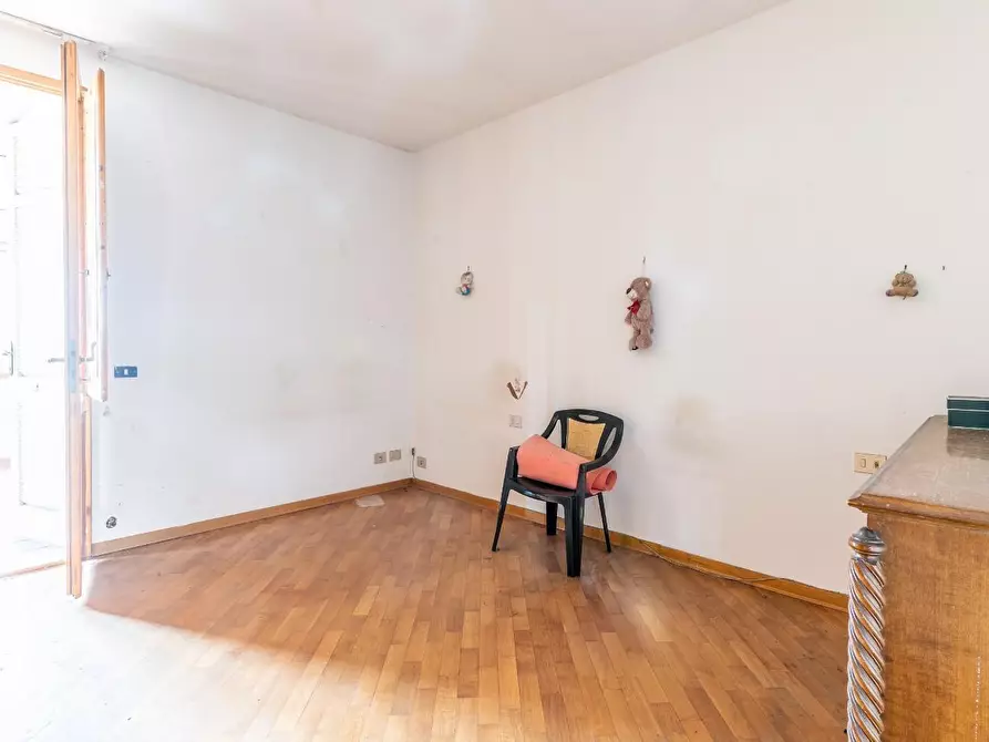 Immagine 25 di Attività artigianale in vendita  a Capraia E Limite