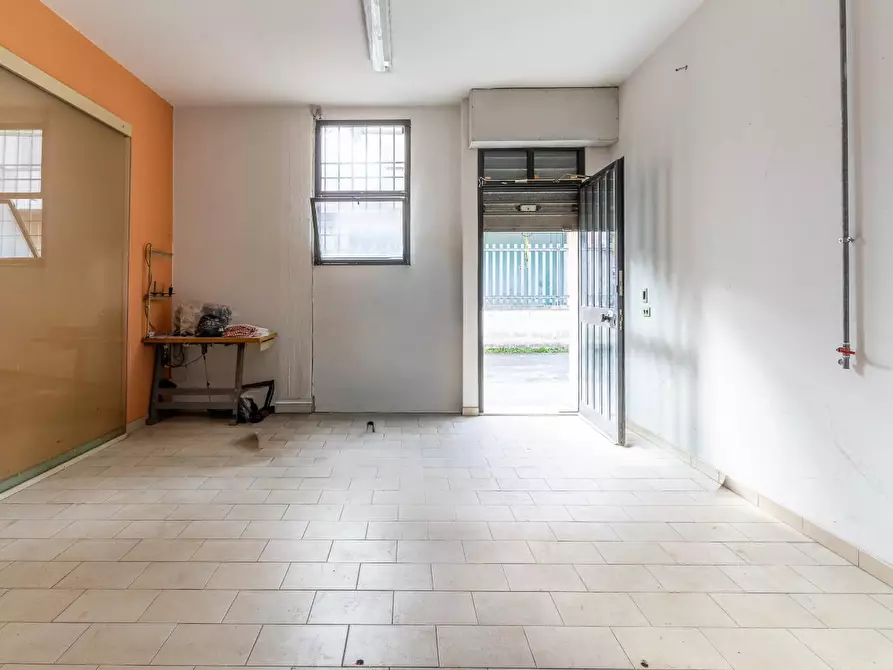 Immagine 14 di Attività artigianale in vendita  a Capraia E Limite