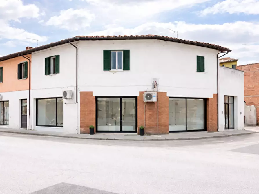 Immagine 4 di Locale commerciale in affitto  a Cascina