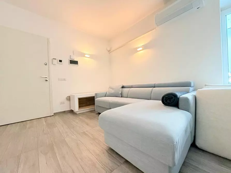 Immagine 8 di Appartamento in vendita  a Montignoso