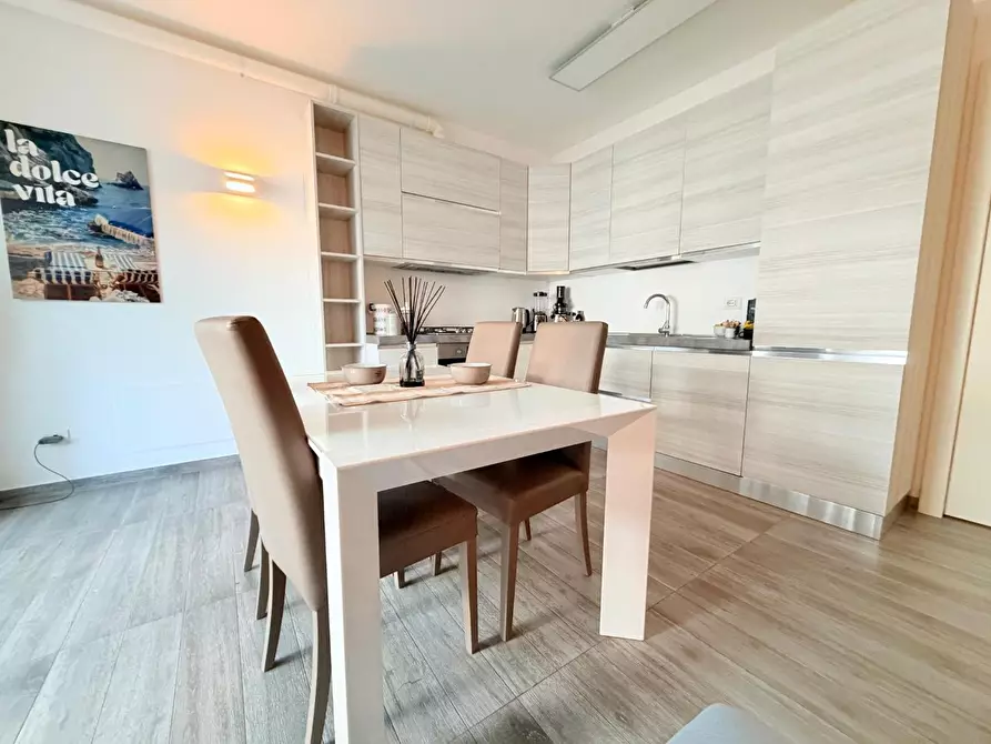 Immagine 13 di Appartamento in vendita  a Montignoso