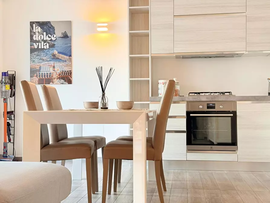 Immagine 14 di Appartamento in vendita  a Montignoso