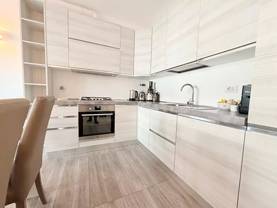 Immagine 11 di Appartamento in vendita  a Montignoso