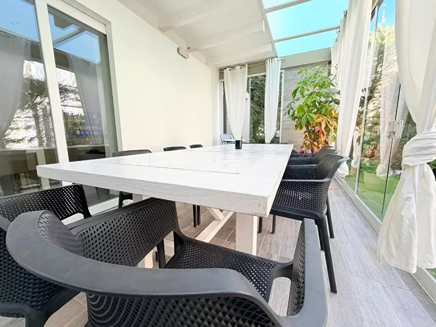 Immagine 2 di Appartamento in vendita  a Montignoso