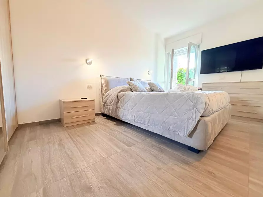 Immagine 22 di Appartamento in vendita  a Montignoso