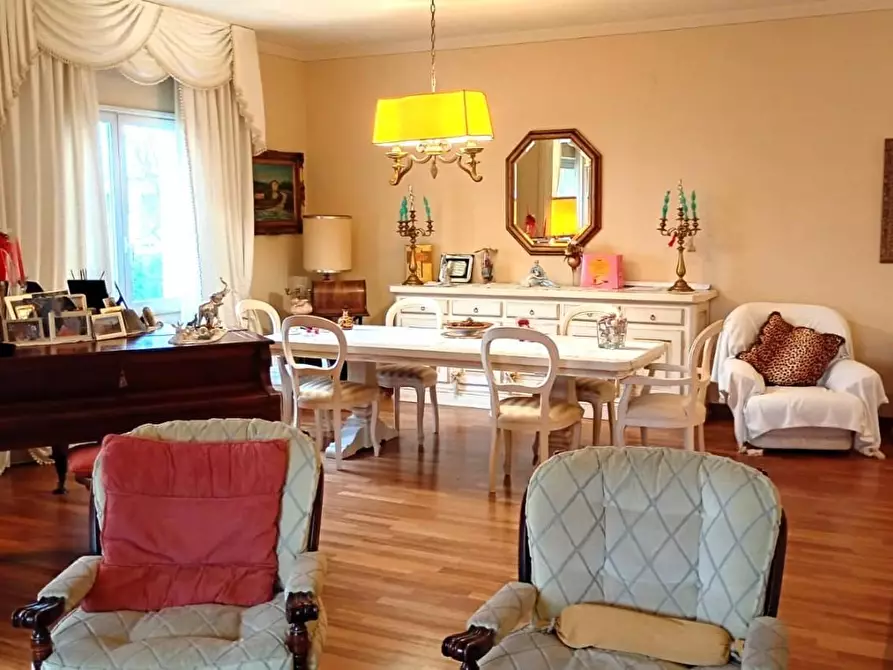 Immagine 9 di Villa in vendita  a Montopoli In Val D'arno