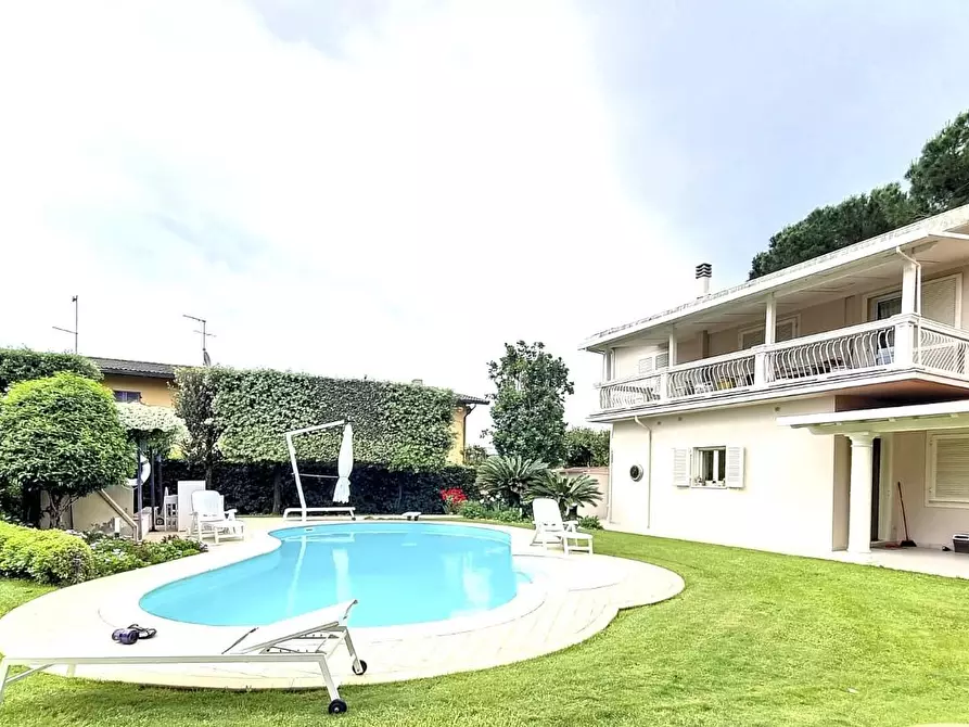 Immagine 1 di Villa in vendita  a Montopoli In Val D'arno