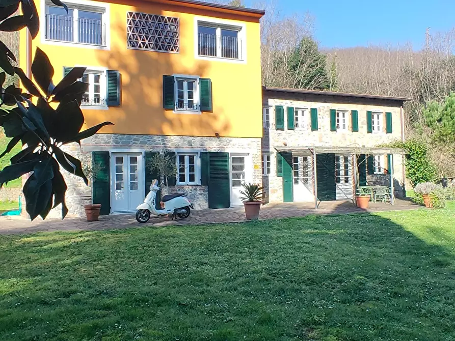 Immagine 29 di Casa colonica in vendita  a Capannori