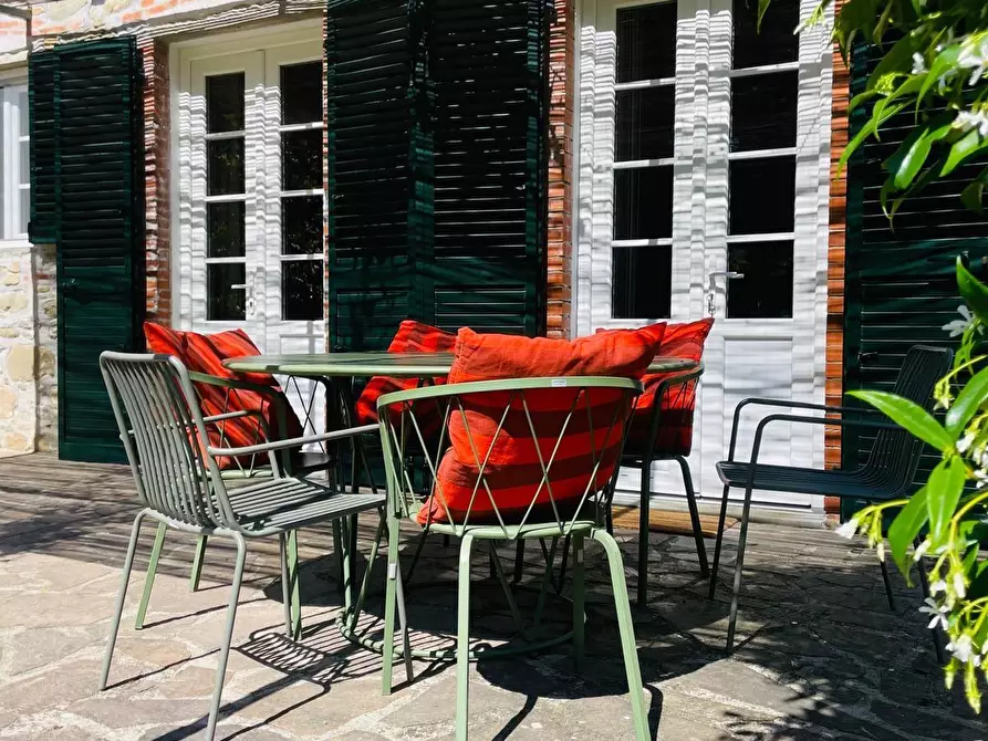 Immagine 28 di Casa colonica in vendita  a Capannori